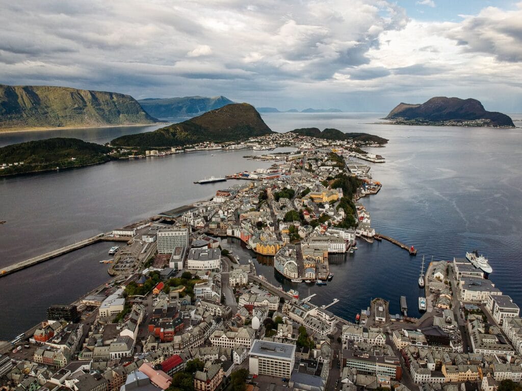 Alesund i Droga Trolli w 3 dni: gotowa trasa samochodowa z mapą i noclegami